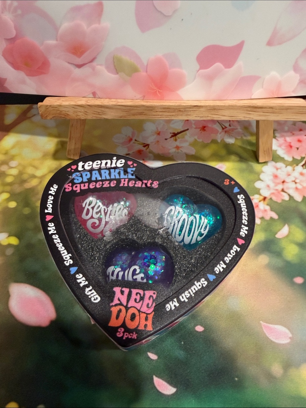 NEE DOH Teenie Sparkle Squeeze hearts pack of 3 valentines edition 
New